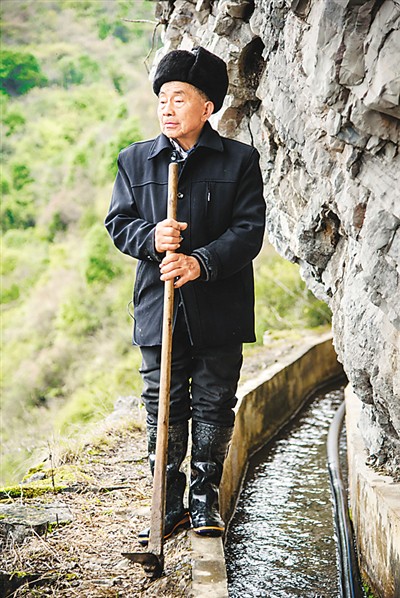 黃大發(fā)。 　　劉 續(xù)攝