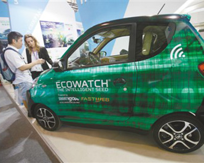 2017年6月，在北京第十五屆中國(guó)國(guó)際環(huán)保展覽會(huì)上展出的由意大利設(shè)計(jì)、中國(guó)生產(chǎn)的新能源汽車。 　　人民視覺