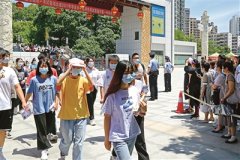 考生人數創(chuàng)新高 內容形式有變化 疫情防控添挑戰(zhàn) 千萬考生進考場