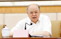 紀(jì)檢干部面對(duì)問題不能和稀泥