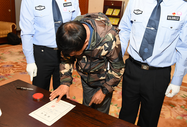 體現(xiàn)了中央