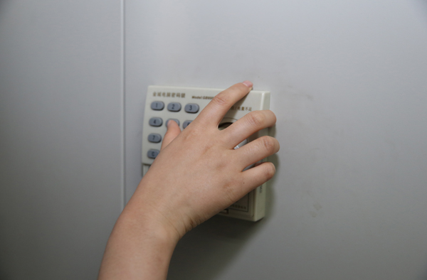 處,室兩級會議集體研究問題線索,把第一種形態(tài)落到實處,函詢沒說清楚的轉(zhuǎn)為談話,一次談話不到位的再次談話,把握政策和策略,積極運用其它形態(tài),2016年以來黨風(fēng)廉政意見回復(fù)工作中,對5人提出了不宜使用或暫緩提拔使用的建議,深化