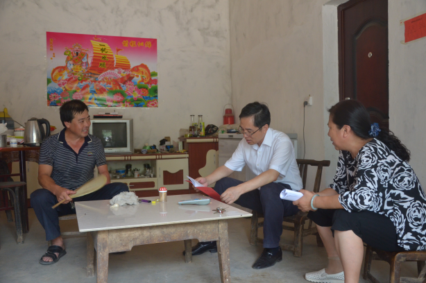 巡訪督查組對駐村第一書記落實扶貧政策及幫扶措施情況進行抽查
