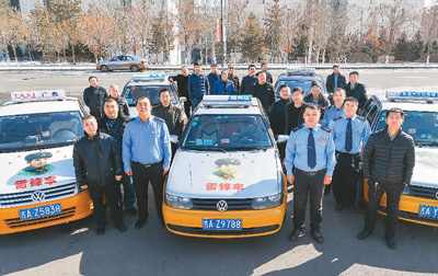 圖為長春“精英雷鋒車隊”部分隊員。 　　新華社記者 許 暢攝