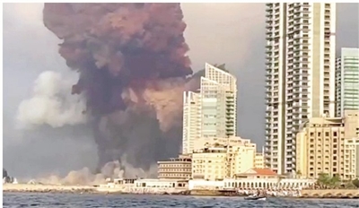 當(dāng)?shù)貢r(shí)間2020年8月4日，黎巴嫩首都貝魯特發(fā)生大規(guī)模爆炸，造成嚴(yán)重破壞，數(shù)英里外的窗戶被震碎。爆炸震動(dòng)了貝魯特的幾個(gè)地區(qū)，市中心濃煙滾滾。