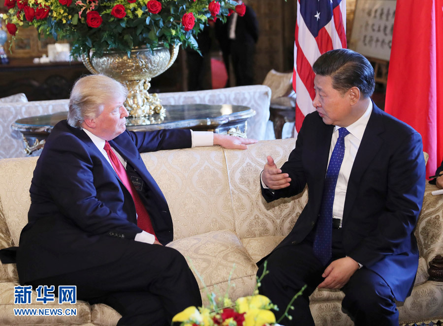 習(xí)近平引領(lǐng)中國特色社會主義進(jìn)入的新時代,也是站在十字路口的人類探索發(fā)展路徑的新時代