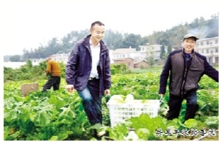 范小敏用短短一年多的時(shí)間，帶領(lǐng)貧困村成功脫貧“摘帽”