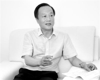 只要我們從自身嚴(yán)起，一定能換來(lái)風(fēng)清氣正的良好環(huán)境