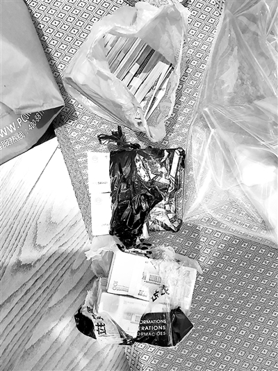 圖為劉喜杰收受的部分贓款。