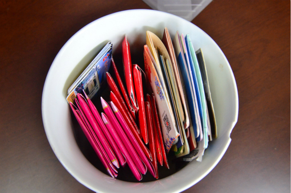 “特殊容器”里的購物卡